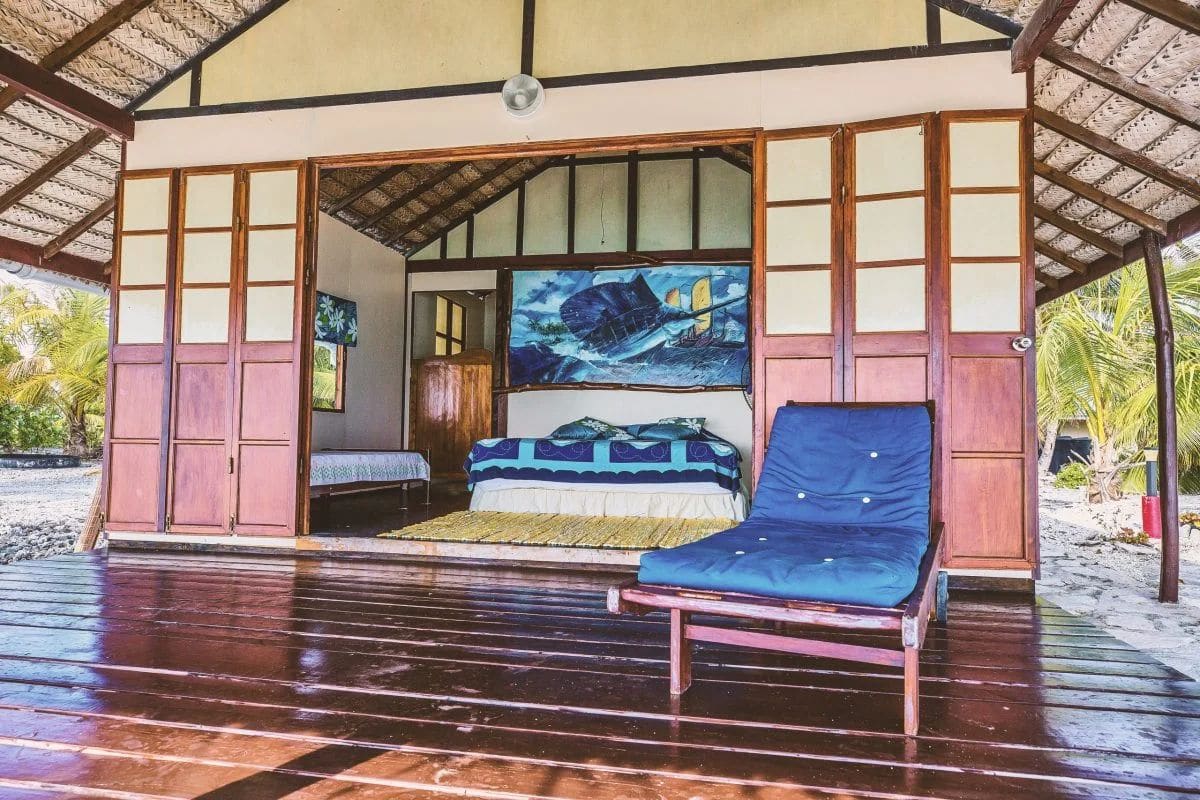 L’intérieur du fare Kahaia, ouvert sur la terrasse