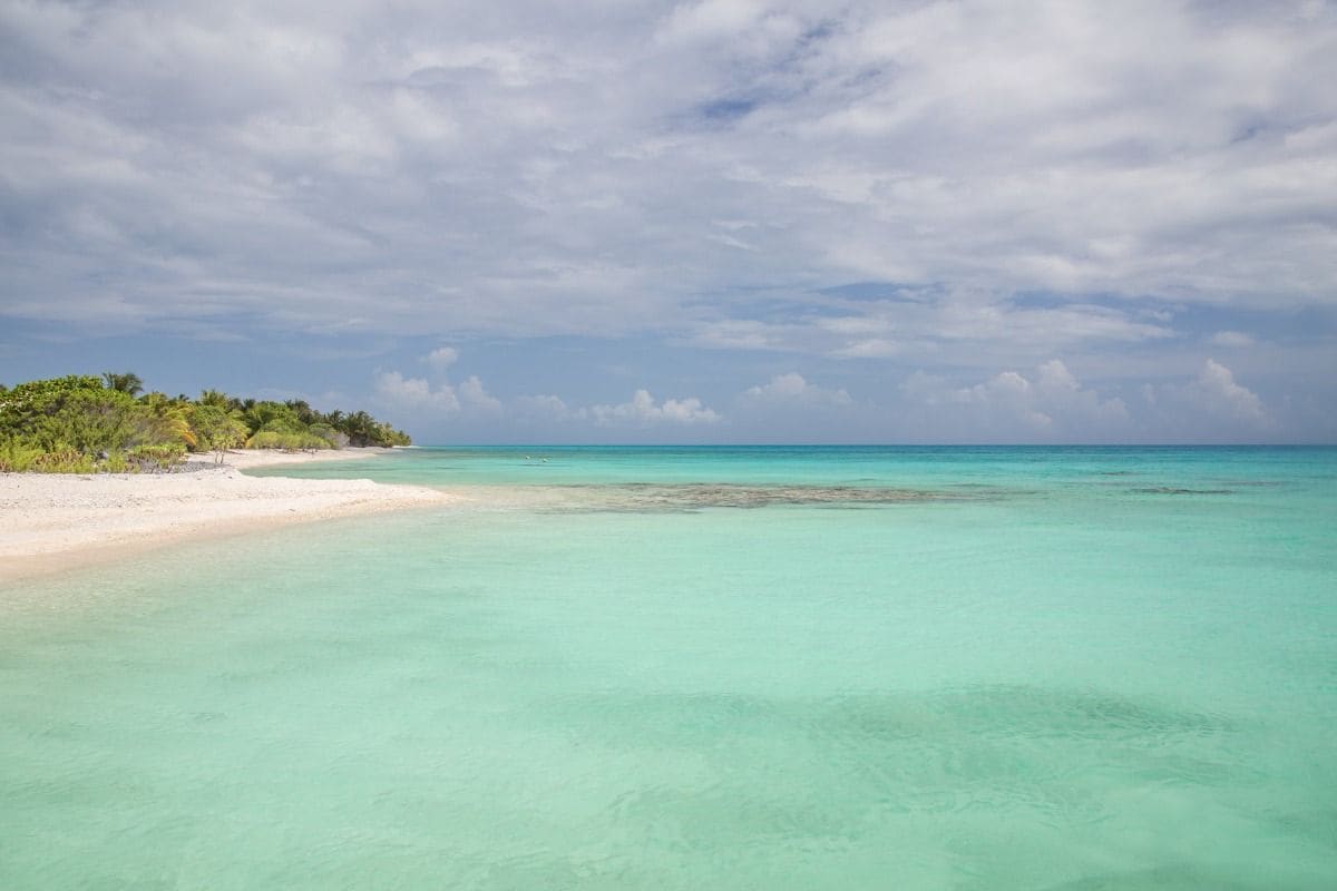 Le lagon turquoise en pleine journée